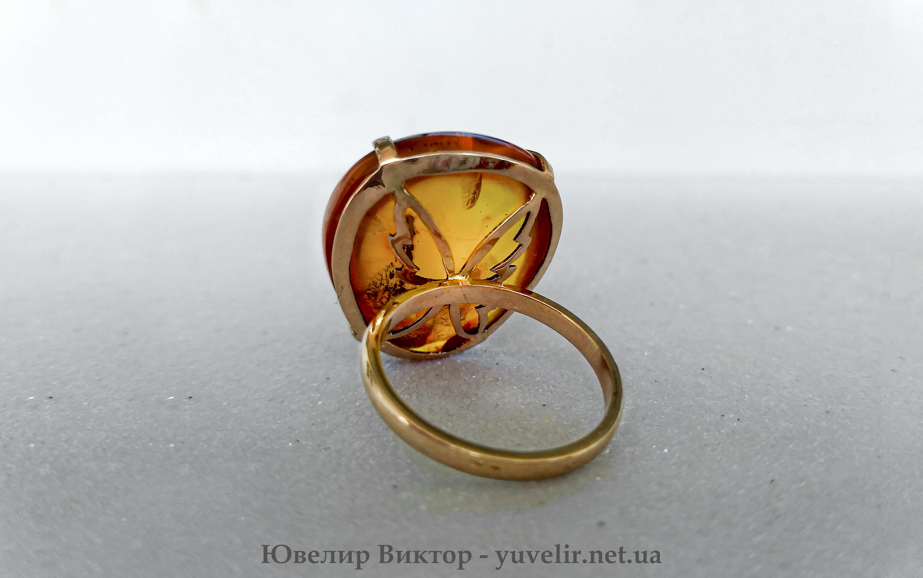 Купить золотое кольцо Бабочка с Янтарем